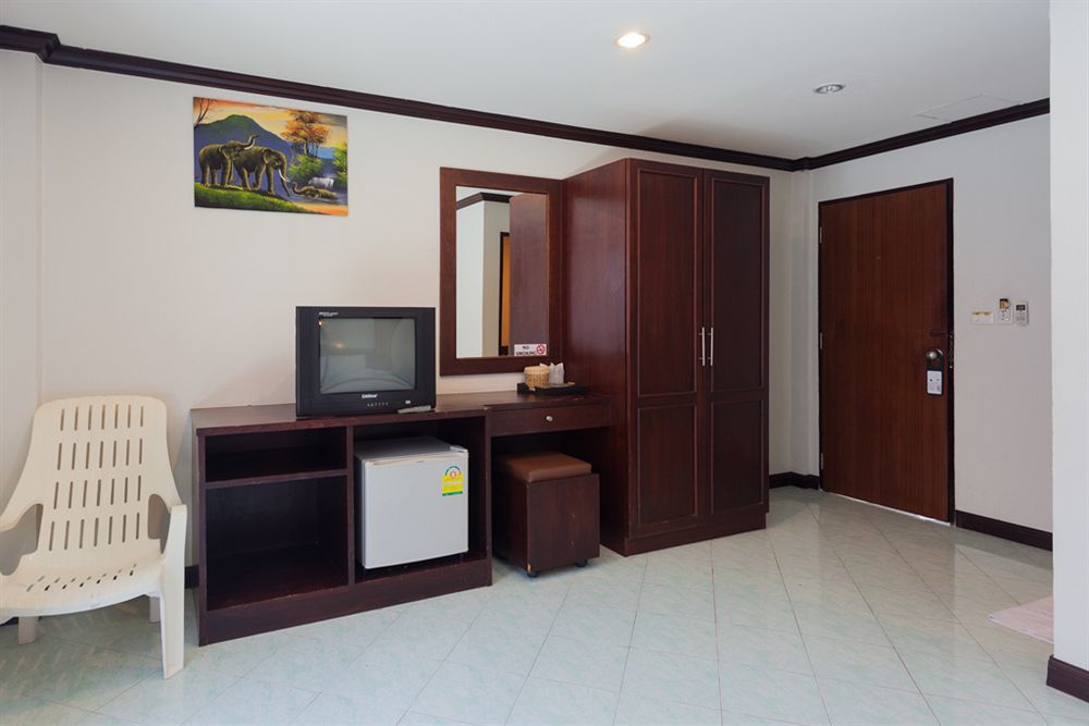 The Little Moon Residence Patong Екстер'єр фото