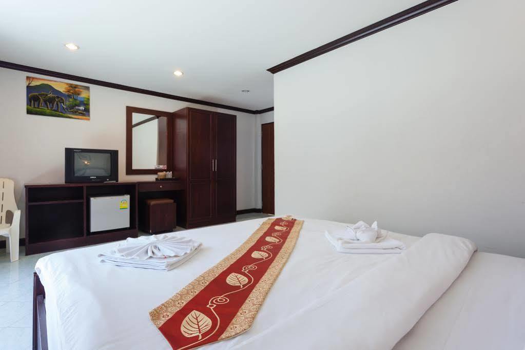 The Little Moon Residence Patong Екстер'єр фото